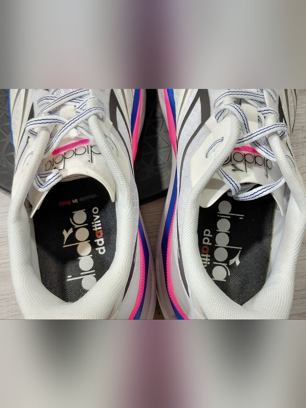 Diadora Mens V7000-2 Italian White Running Shoes with Pink & Blue Accents M10.5 - Picture 16 of 16